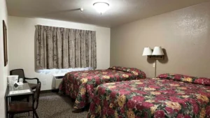 leoni motel room